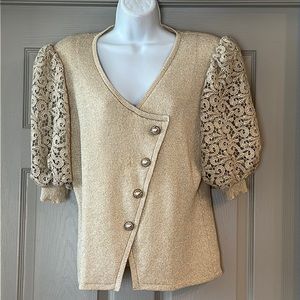 Chic Beige Women's Blazer with Lace Sleeves